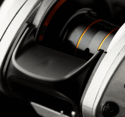 Savage Gear SG6 BC 250 LH 6,5:1 -Angelruten Verkaufsladen bc6 1280x1280