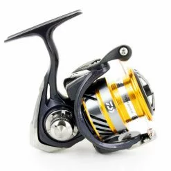 Daiwa 19 Revros LT 3000-C -Angelruten Verkaufsladen revros 4000 lt seitlich 1280x1280